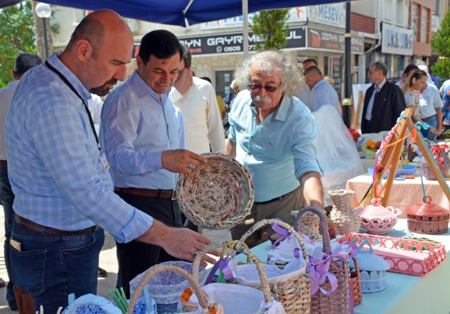 Kağıt geri dönüşüm sergisi açıldı