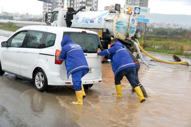 Mersin’de su baskınları