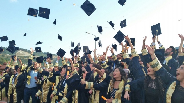 Anamur Meslek Yüksekokulunda mezuniyet coşkusu