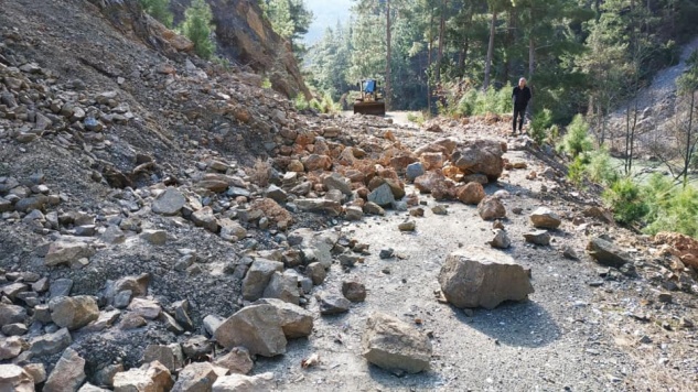 Karamanastır yolu açıldı