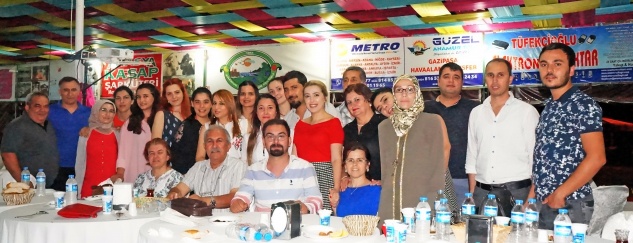 Lider Temel Lisesi iftar yemeğinde bir araya geldi