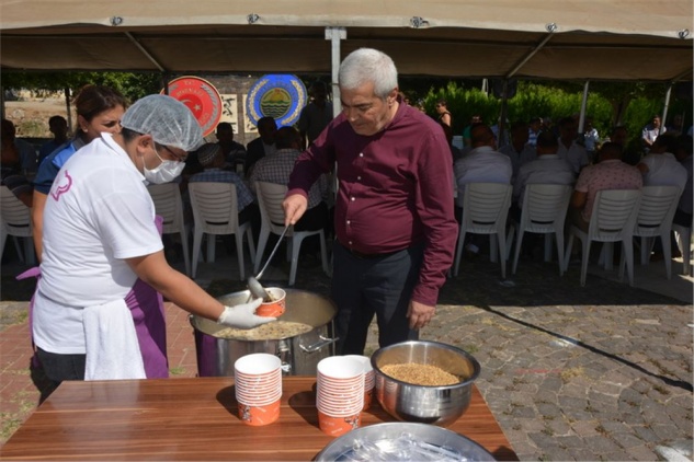 Bozyazı Belediyesi’nden aşure ikramı