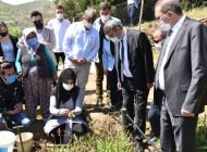 Anamur’da Salep’in ilk hasadını Kaymakam Memük ve Başkan Kılınç yaptı