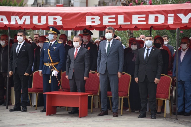 Anamur’da çelenk sunma töreni