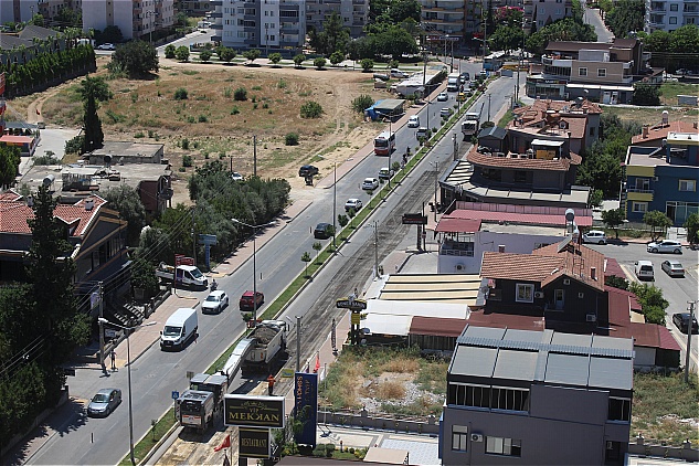 MERSİN BÜYÜKŞEHİR, VİRANŞEHİR MAHALLESİ CENGİZ TOPEL CADDESİ’Nİ YENİ GÖRÜNÜME KAVUŞTURUYOR