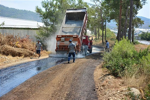 Bozyazı Belediyesi çalışmalarına ara vermeden devam ediyor