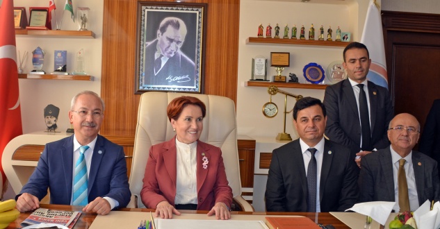 Akşener’den belediye ziyaret