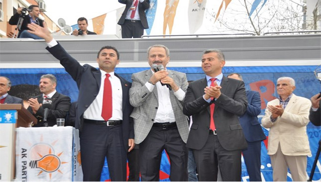 AK PARTİ GÖVDE GÖSTERİSİ YAPTI