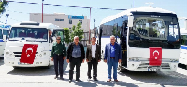 Minibüsçülerden bayraklı terör tepkisi