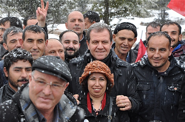 Vahap Seçer, seçim çalışmalarını Gülnar’da sürdürdü