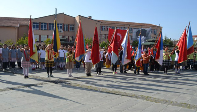 23 Nisan Törenle kutlandı