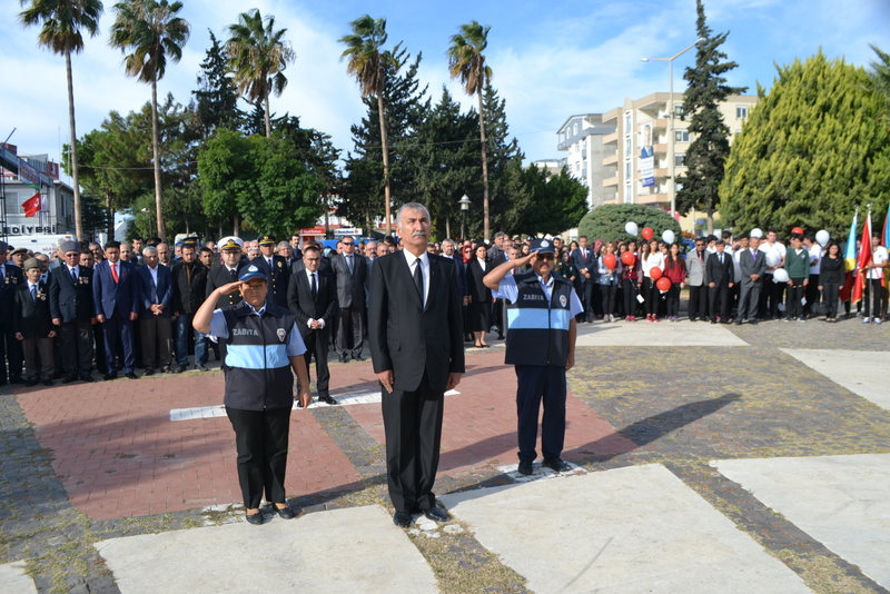 BOZYAZI’DA ATATÜRK’Ü ANMA PROGRAMI TÖRENLE YAPILDI