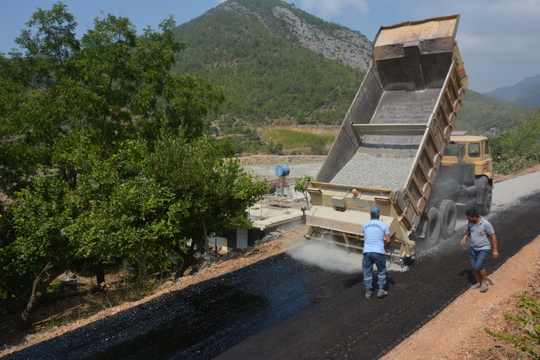 BOZYAZI BELEDİYESİNDENYOL ASFALTLAMA ÇALIŞMALARINA DEVAM!