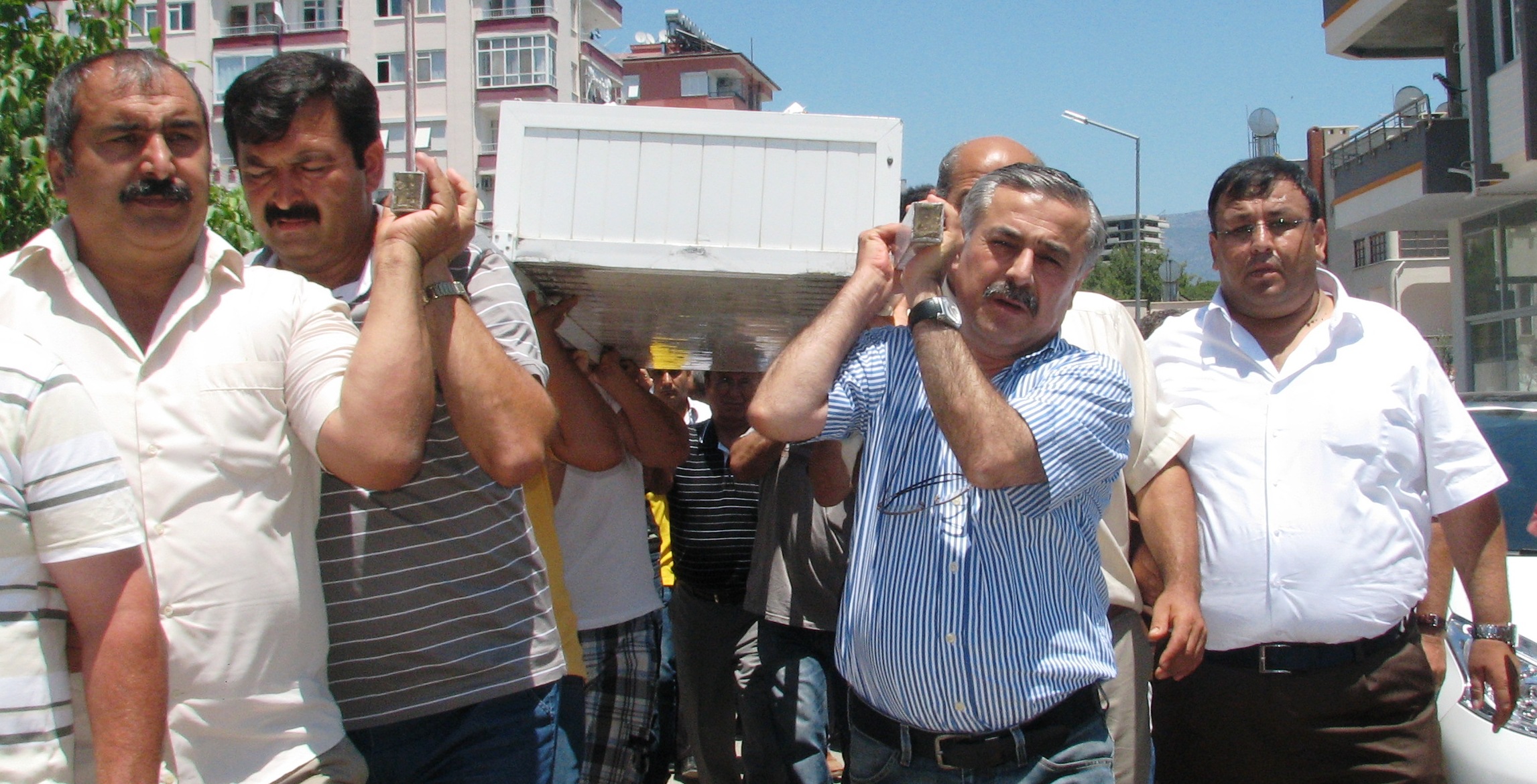 HATİCE GÜZEL TOPRAĞA VERİLDİ