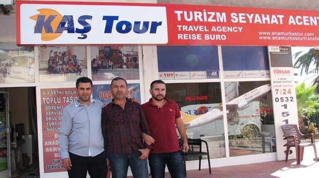 KAŞTUR’UN SERVİS ŞÖFÖRLERİ HİZMETTE SINIR TANIMIYOR