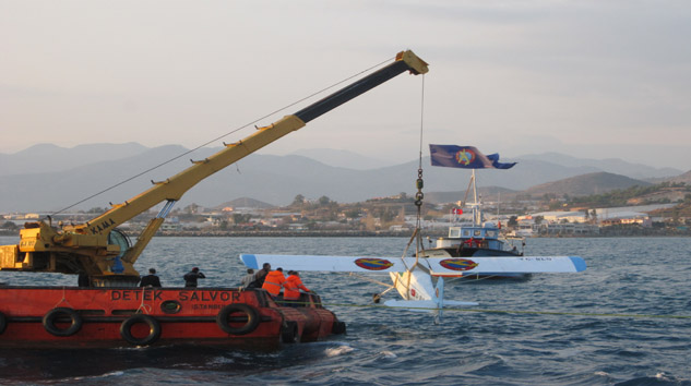 Anamur’da Dornier tipi  uçak törenle denize batırıldı