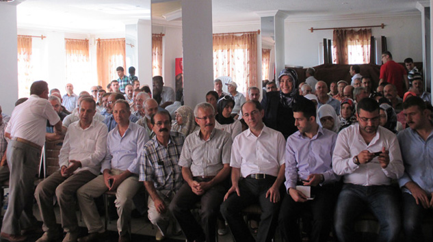 Ak Parti Eylül ayı danışma toplantısı Öğretmen evinde yapıldı