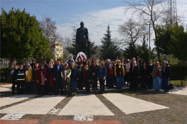 Bozyazı MHP kadın Kollarından 8 Mart kutlaması