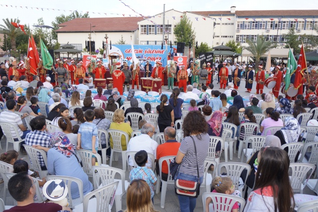 GENÇLİK ŞÖLENİNE BAŞKAN TÜRE’NİN KONUŞMASI DAMGA VURDU