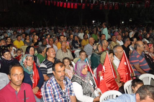 Anamur Belediyesi Demokrasi Şehitleri İçin Kuran Okuttu