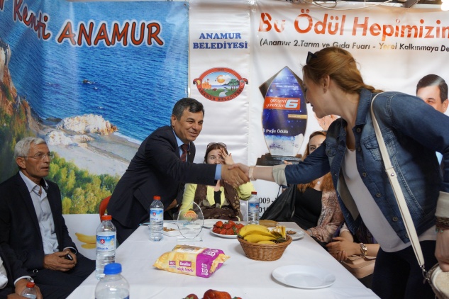 ANAMUR ANKARAYI MUZ VE ÇİLEĞE DOYURDU