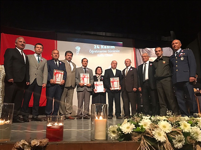 ANAMUR’DA  24 KASIM ÖĞRETMENLER GÜNÜ ÇOŞKUYLA  KUTLANDI