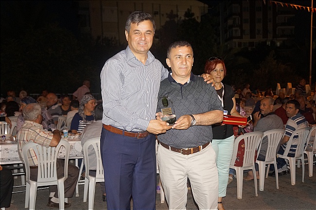 Belediye ve Alpyağal İnşaat  işbirliği ile iftar sofrası Göktaş Mahallesinde kuruldu