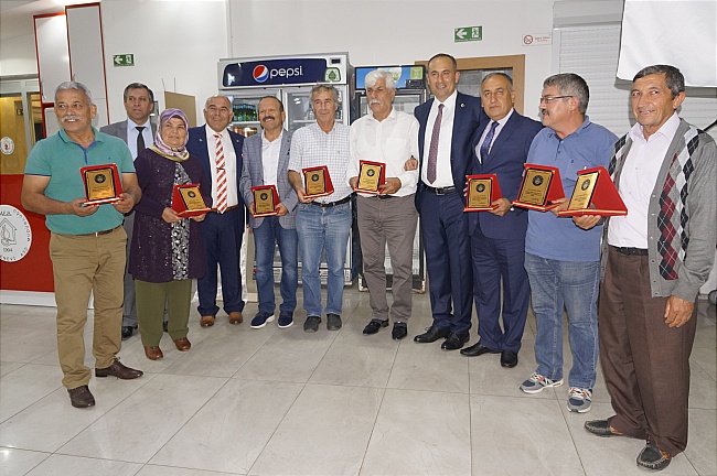 Türk Eğitim-Sen’den birlik yemeği ve plaket