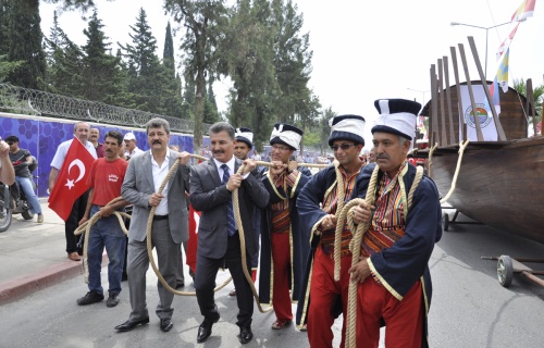 TOROSLAR’DA ‘FETİH YÜRÜYÜŞÜ’ COŞKUSU