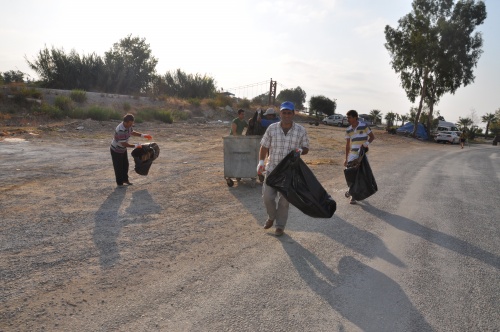 Belediye personelinden hafta sonu temizliği