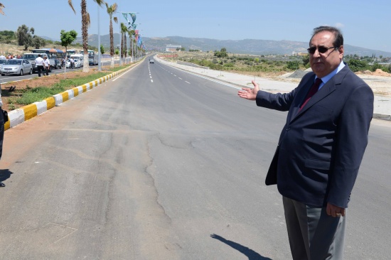 BAŞKAN ÖZCAN, “YOL ÇALIŞMALARI KENTİN ÇEHRESİNİ DEĞİŞTİRDİ”